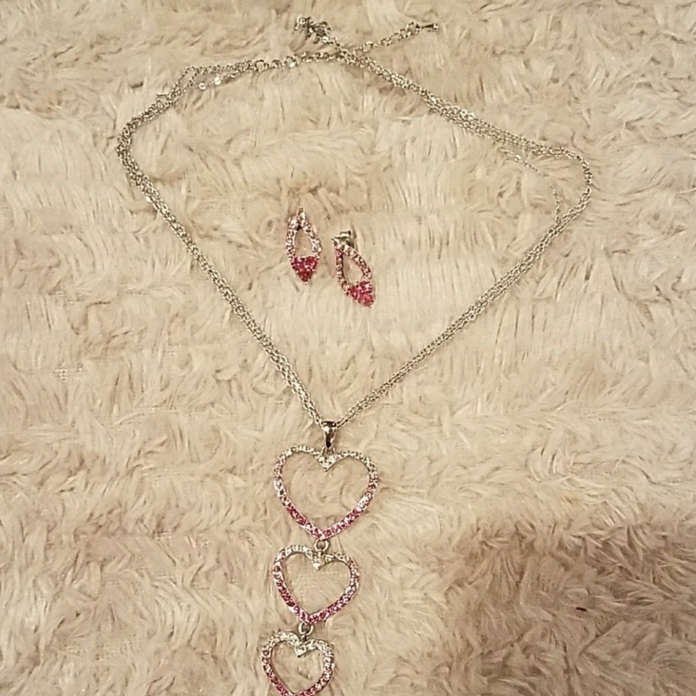 Necklace with its earings